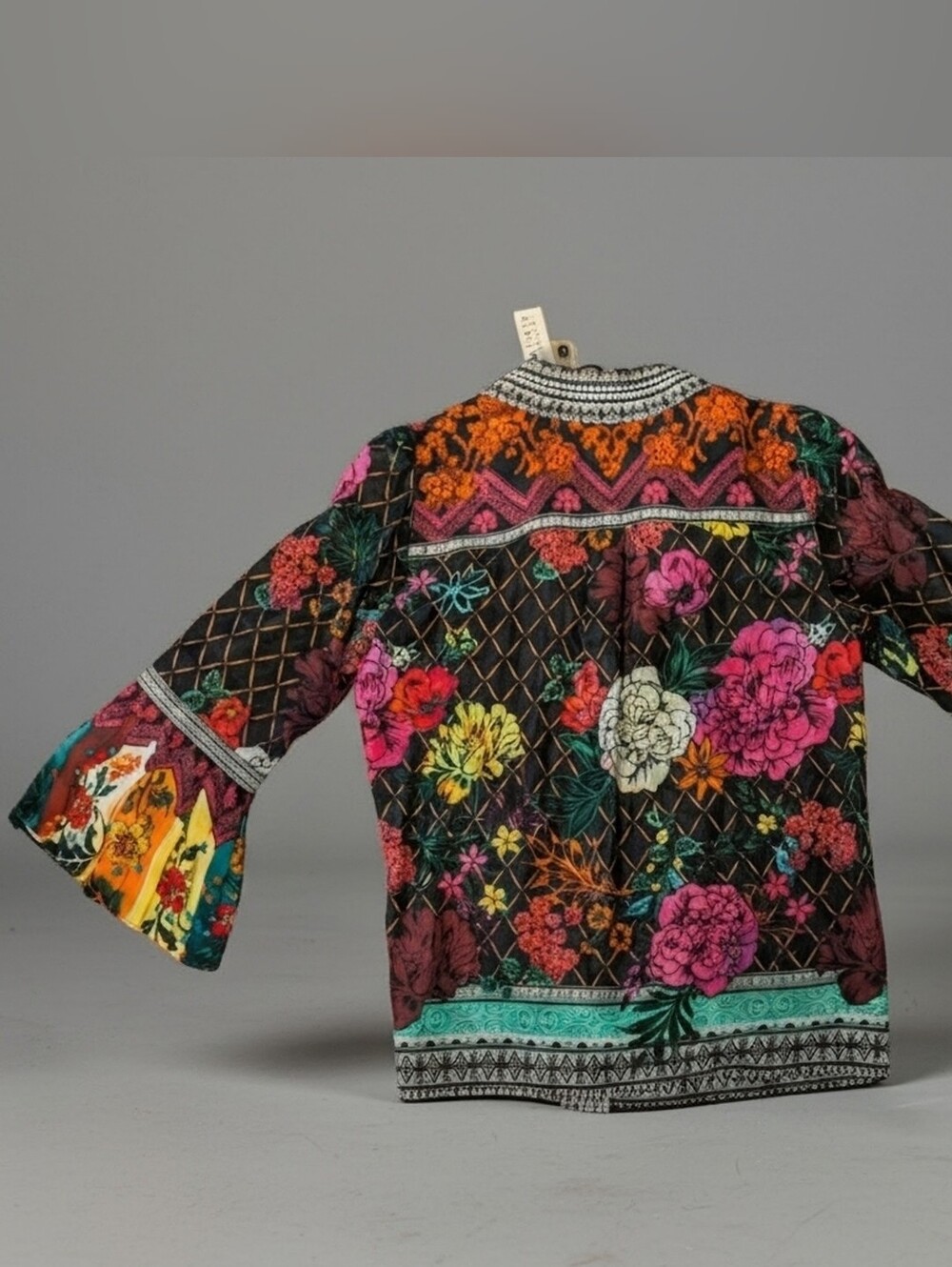 Alice + Olivia Rivera Mona Multi Floral Bell Sleeve Blouse NWT Size S $350 - Picture 5 of 14